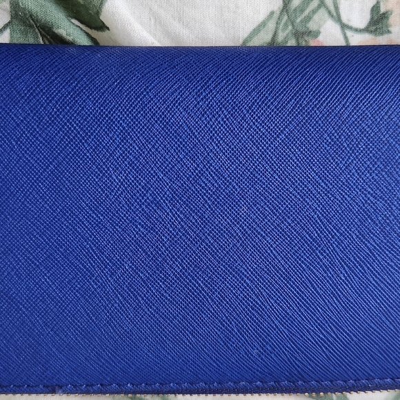 Michael Kors full zip Genuine Leather  wallet - Picture 2 of 4